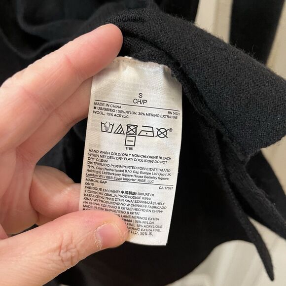 GAP Black Merino Wool Blend Button Up Cardigan Sweater Womens Size S NWT - Picture 5 of 9